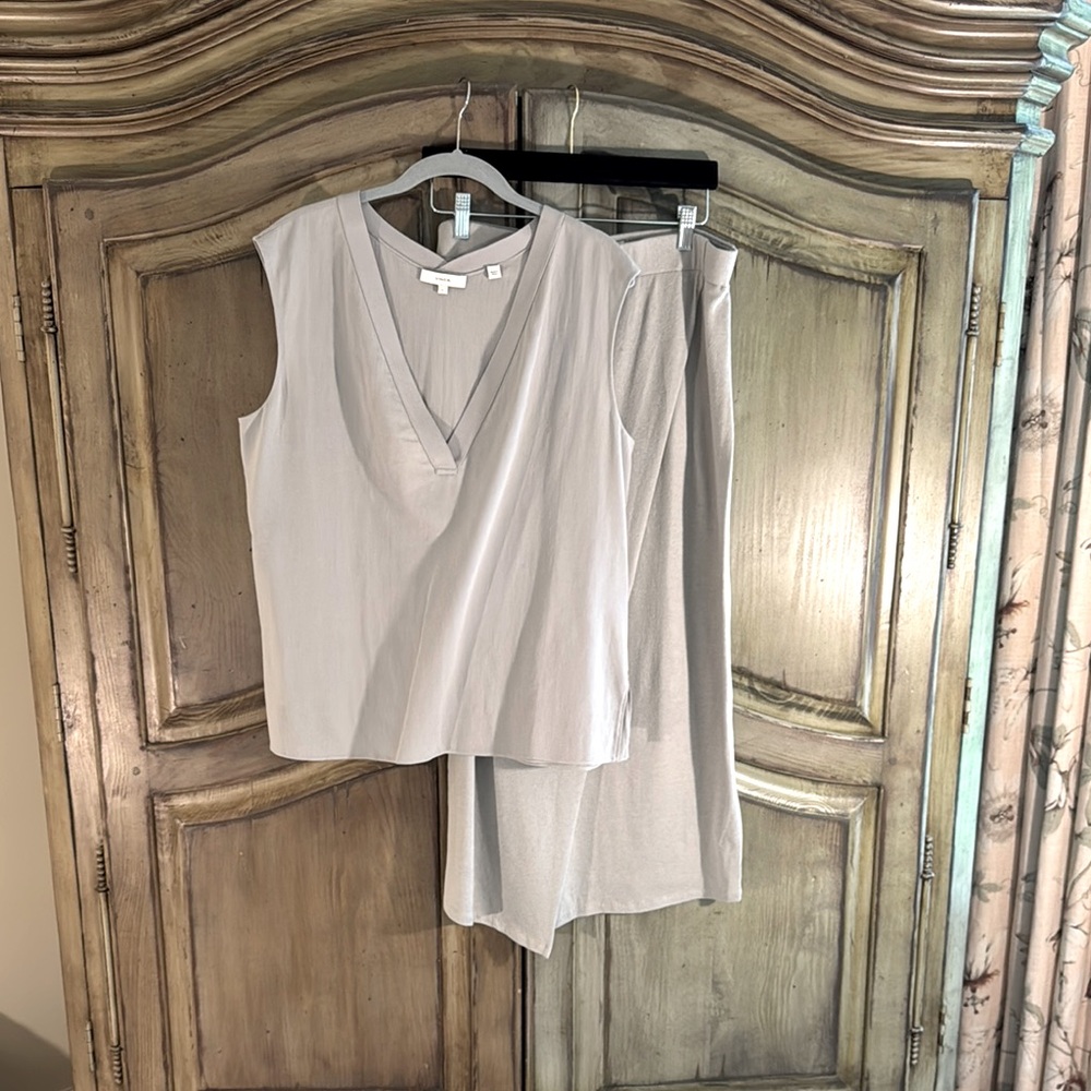 VINCE Elegant Gray Sleeveless Top and Skirt Set
